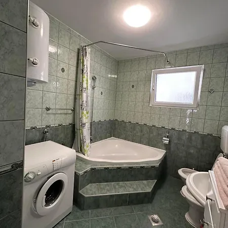 White House * Bihać