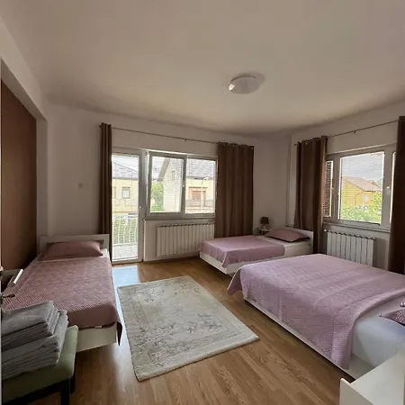 White House Daire Bihać